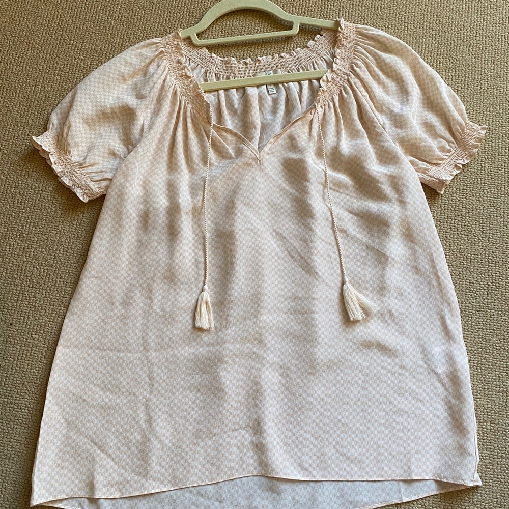 Beautiful Joie peach/white silk top in size small - Picture 3 of 4